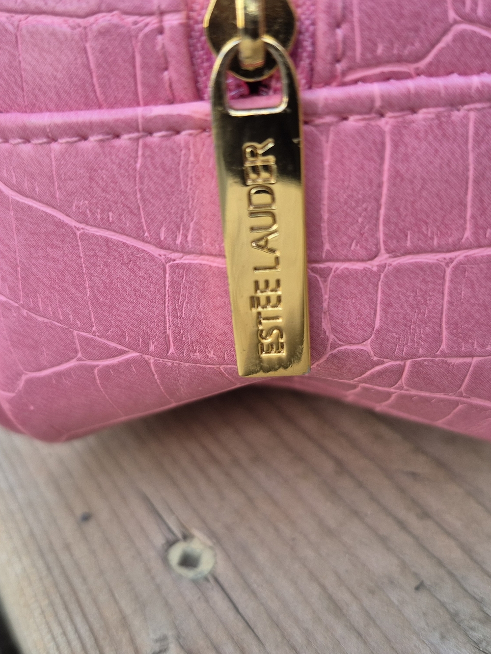 Estée Lauder Pink Faux Croc Top Handle Barrel Bag - Y2K Barbiecore - Picture 3 of 14